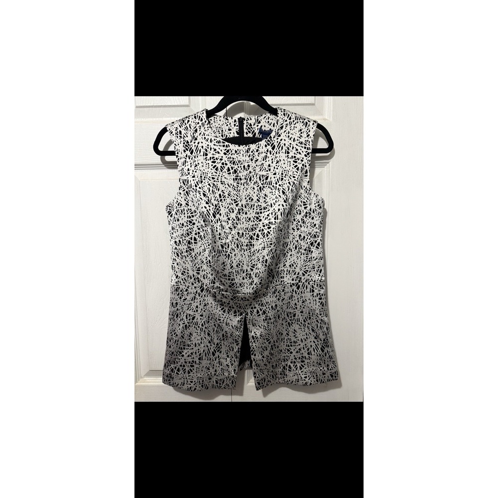 Doncaster size 6 black white abstract print perplum career style top sleeveless